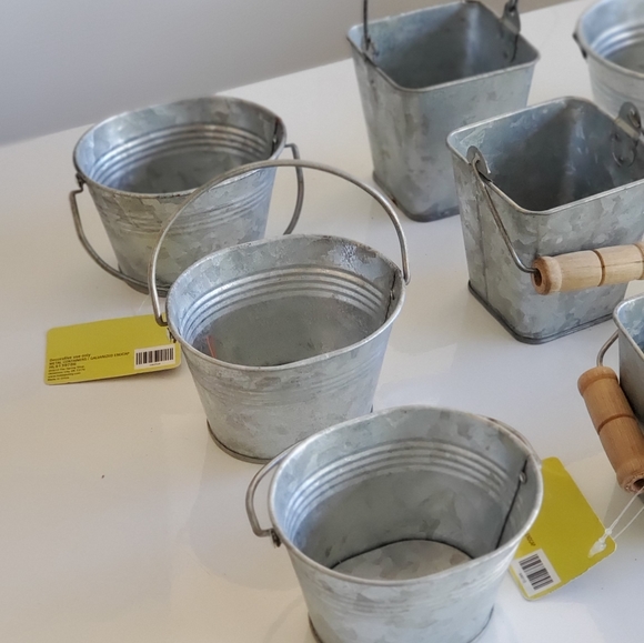 Metal Container Buckets With Handles Measures Approximately 2 To 3 Inches - Picture 6 of 9